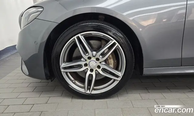 Mercedes-Benz E-Class 2017 3.0 автомат (гидро), миниатюра 5