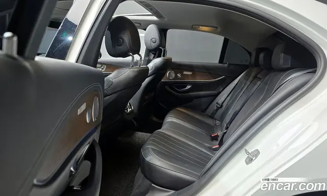 Mercedes-Benz E-Class 2018 2.0 автомат (гидро), миниатюра 12