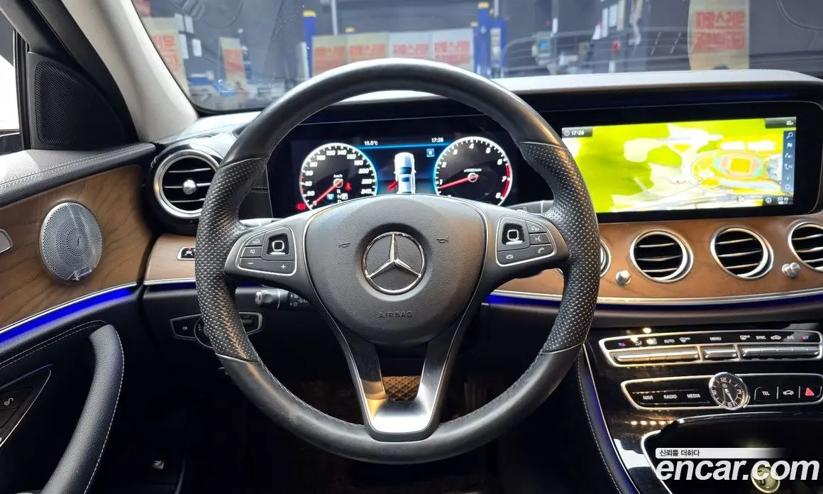 Mercedes-Benz E-Class 2018 2.0 автомат (гидро), фото 13