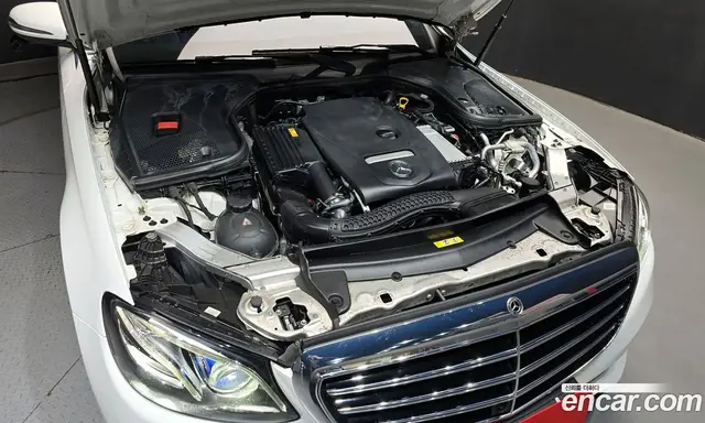 Mercedes-Benz E-Class 2018 2.0 автомат (гидро), миниатюра 6