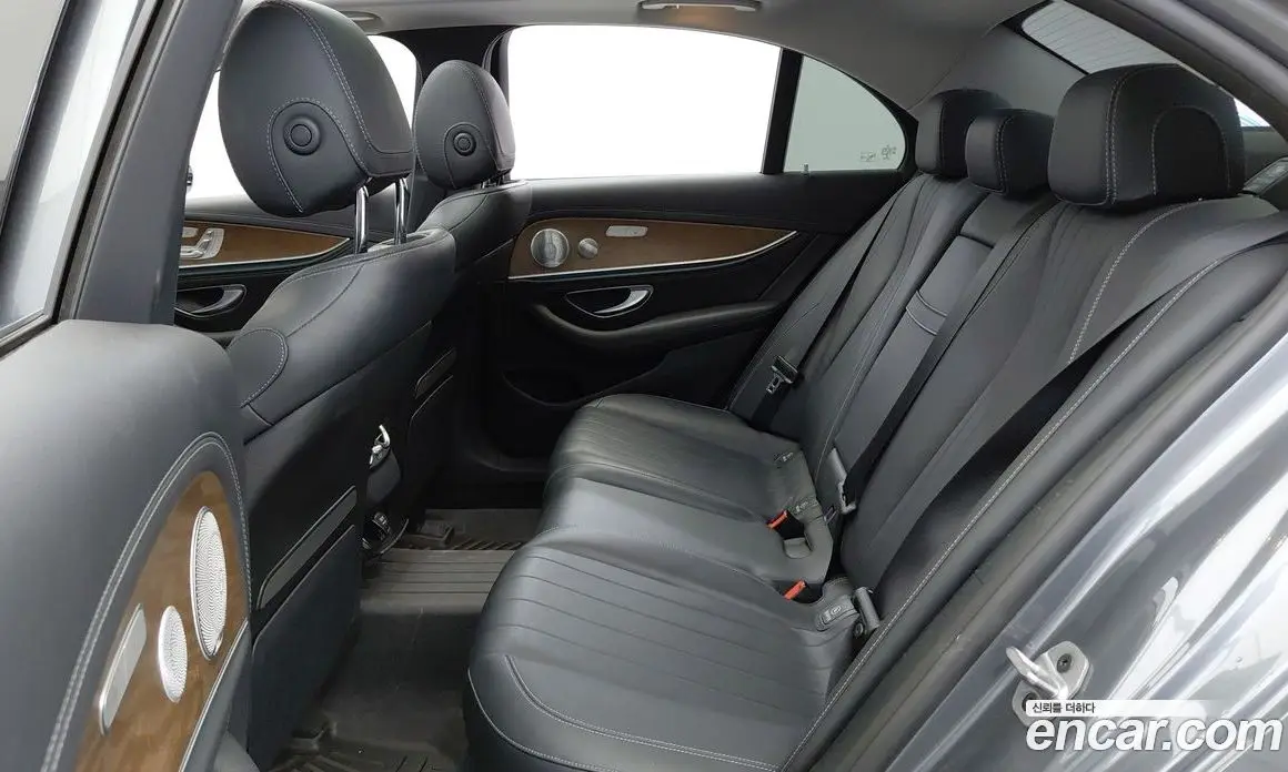 Mercedes-Benz E-Class 2019 2.0 автомат (гидро), фото 14 Mercedes-Benz E-Class 2019 2.0 автомат (гидро), фото 14