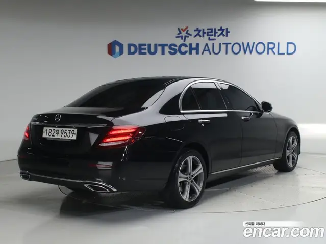 Mercedes-Benz E-Class 2019 1.9 автомат (гидро), миниатюра 2