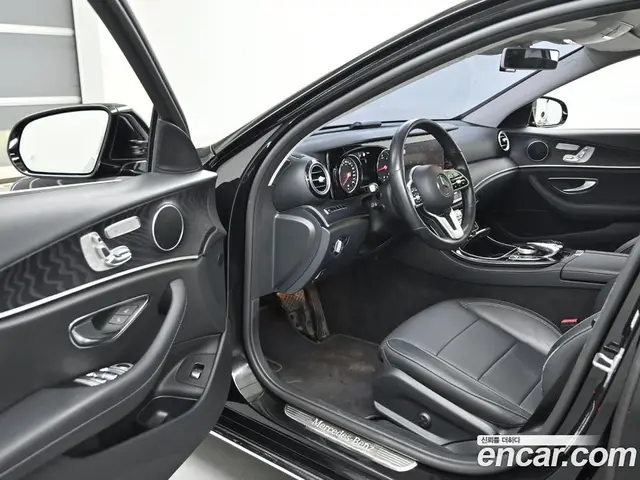 Mercedes-Benz E-Class 2019 1.9 автомат (гидро), миниатюра 11