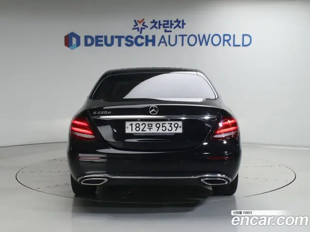 Mercedes-Benz E-Class 2019 1.9 автомат (гидро), миниатюра 4