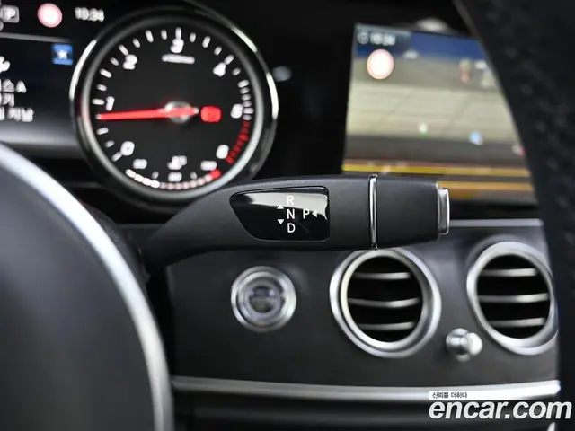 Mercedes-Benz E-Class 2019 1.9 автомат (гидро), миниатюра 9