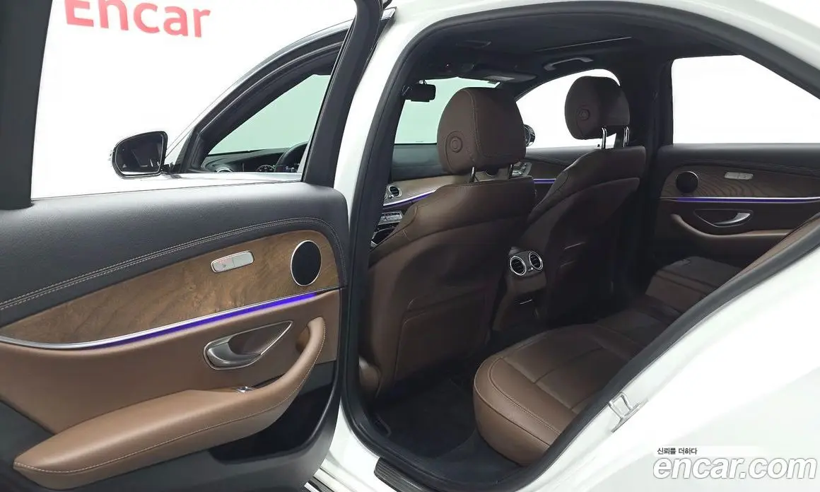 Mercedes-Benz E-Class 2021 2.0 автомат (гидро), фото 16