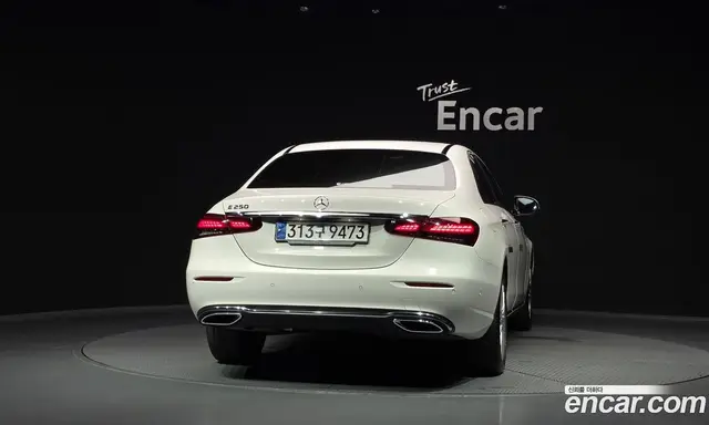 Mercedes-Benz E-Class 2023 2.0 автомат (гидро), миниатюра 4 Mercedes-Benz E-Class 2023 2.0 автомат (гидро), миниатюра 4