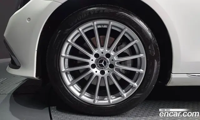 Mercedes-Benz E-Class 2023 2.0 автомат (гидро), миниатюра 5 Mercedes-Benz E-Class 2023 2.0 автомат (гидро), миниатюра 5
