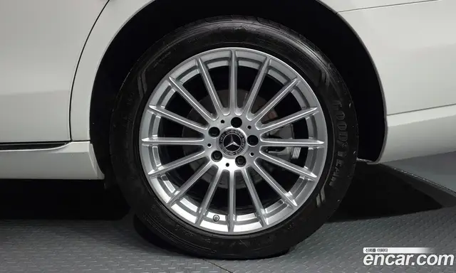 Mercedes-Benz E-Class 2023 2.0 автомат (гидро), миниатюра 7 Mercedes-Benz E-Class 2023 2.0 автомат (гидро), миниатюра 7