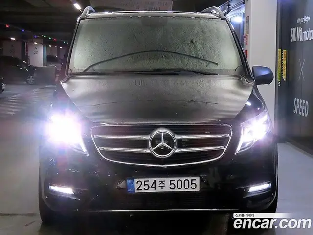 Mercedes-Benz V-Class 2020 2.0 автомат (гидро), миниатюра 3