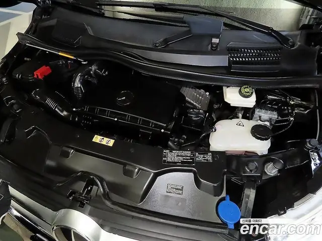 Mercedes-Benz V-Class 2020 2.0 автомат (гидро), миниатюра 6