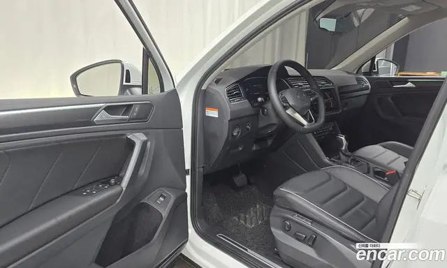 Volkswagen Tiguan 2024 2.0 автомат (гидро), миниатюра 12