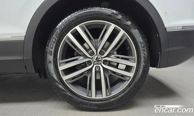 Volkswagen Tiguan 2024 2.0 автомат (гидро), миниатюра 6