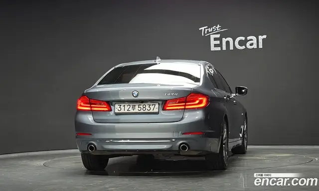 BMW 5 серия 2018 2.0 автомат (гидро), миниатюра 4