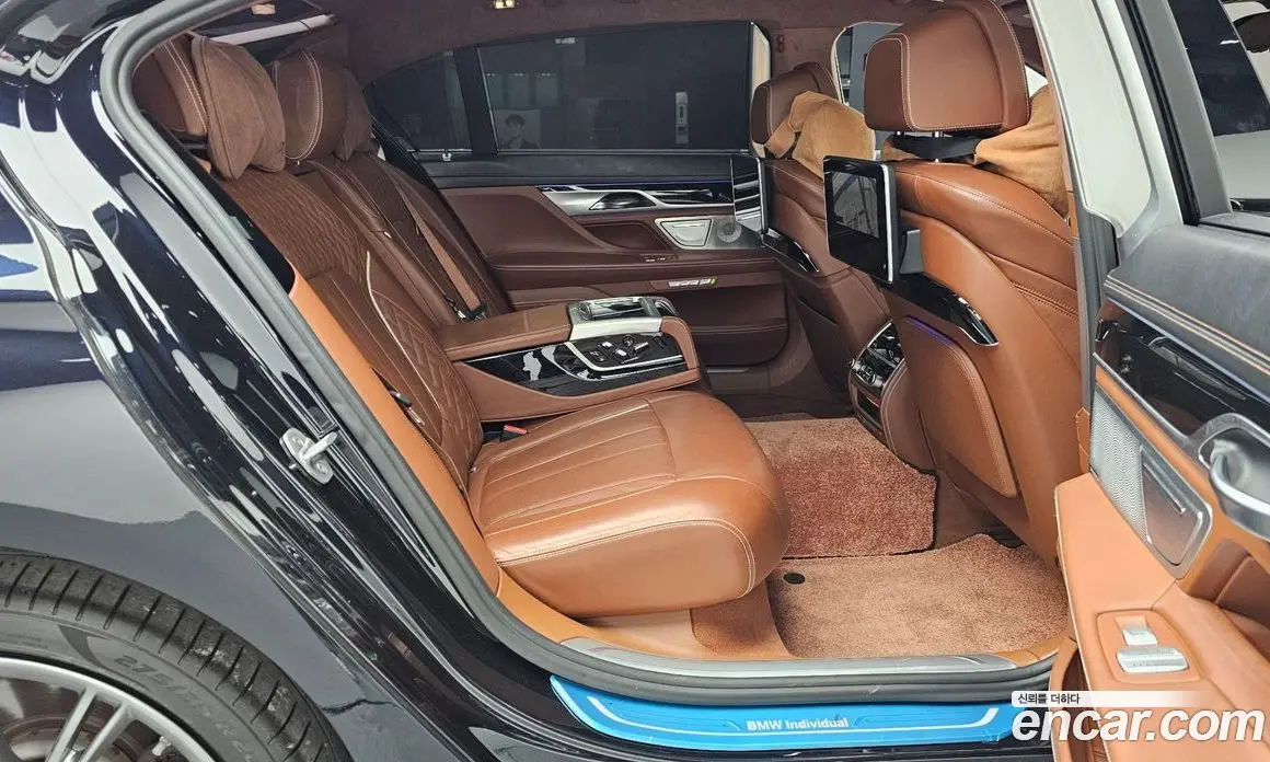 BMW 7 серия 2016 4.4 автомат (гидро), фото 12 BMW 7 серия 2016 4.4 автомат (гидро), фото 12