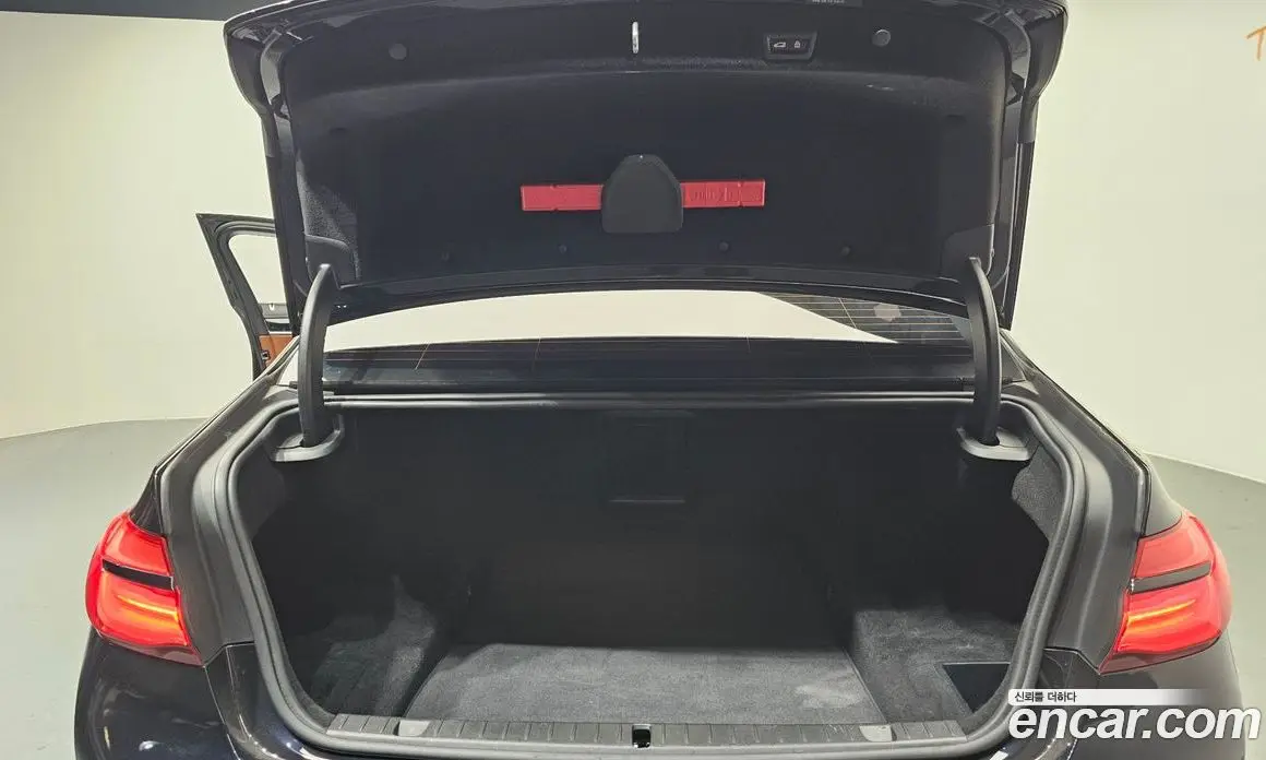 BMW 7 серия 2016 4.4 автомат (гидро), фото 20 BMW 7 серия 2016 4.4 автомат (гидро), фото 20