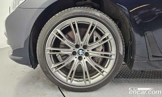 BMW 7 серия 2016 4.4 автомат (гидро), миниатюра 5 BMW 7 серия 2016 4.4 автомат (гидро), миниатюра 5