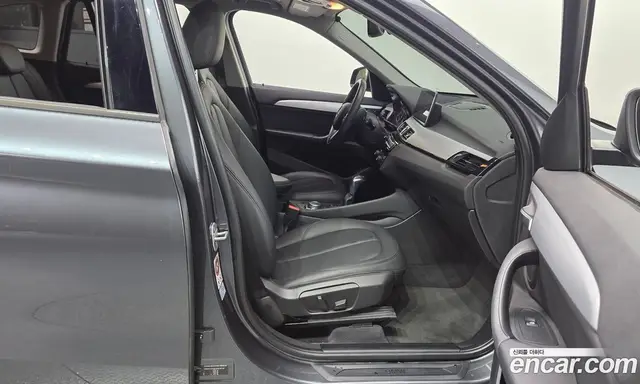 BMW X1 2016 2.0 автомат (гидро), миниатюра 11