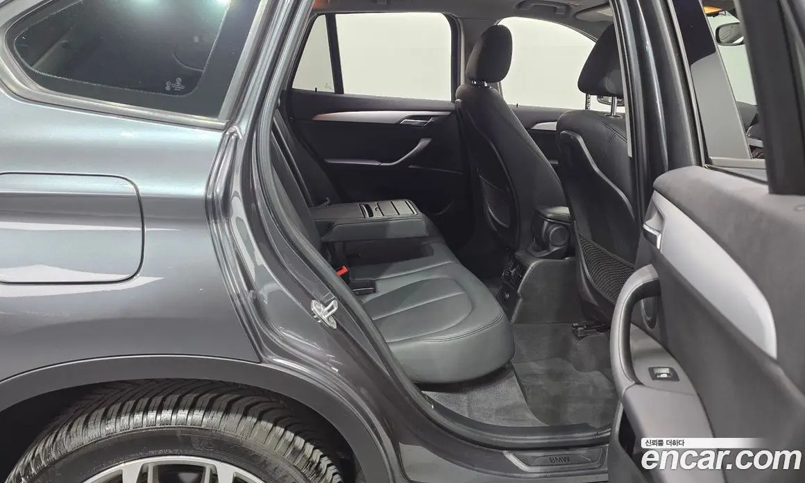 BMW X1 2016 2.0 автомат (гидро), фото 12