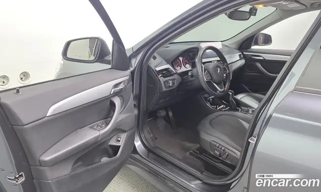 BMW X1 2016 2.0 автомат (гидро), миниатюра 10