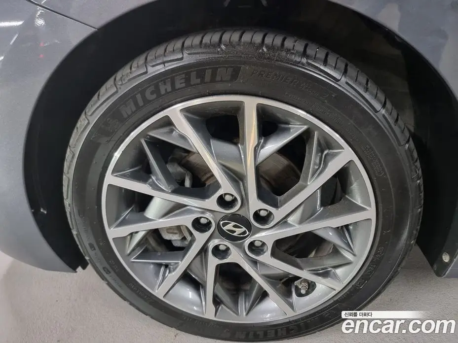 Hyundai Avante 2018 1.6 автомат (гидро), фото 12