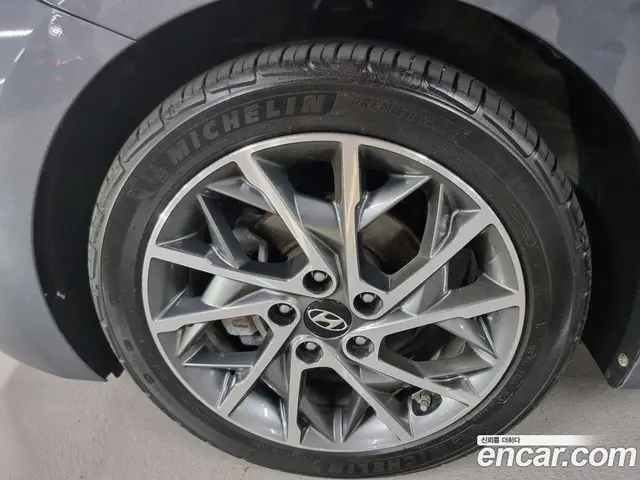 Hyundai Avante 2018 1.6 автомат (гидро), миниатюра 12