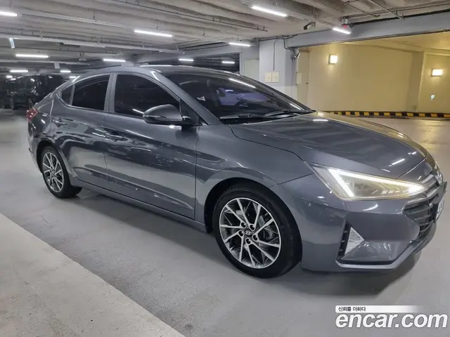 Hyundai Avante 2018 1.6 автомат (гидро), миниатюра 3