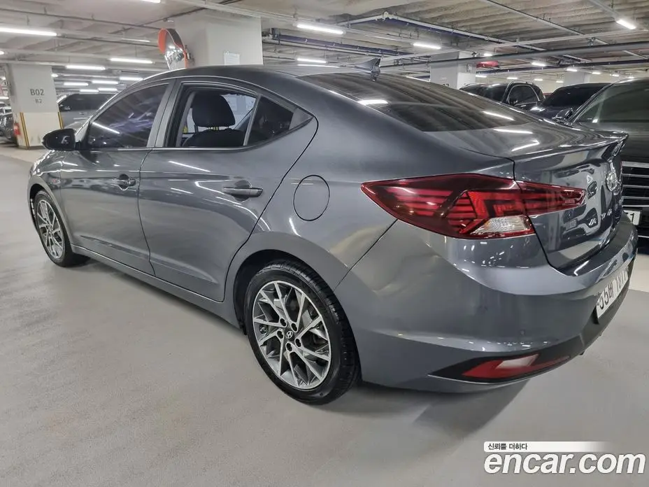 Hyundai Avante 2018 1.6 автомат (гидро), фото 4