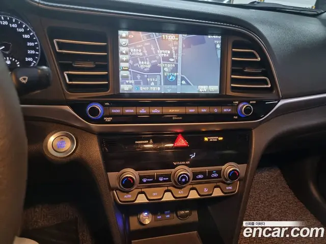 Hyundai Avante 2018 1.6 автомат (гидро), миниатюра 6