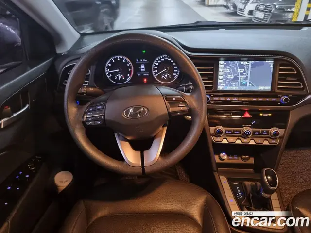 Hyundai Avante 2018 1.6 автомат (гидро), миниатюра 7