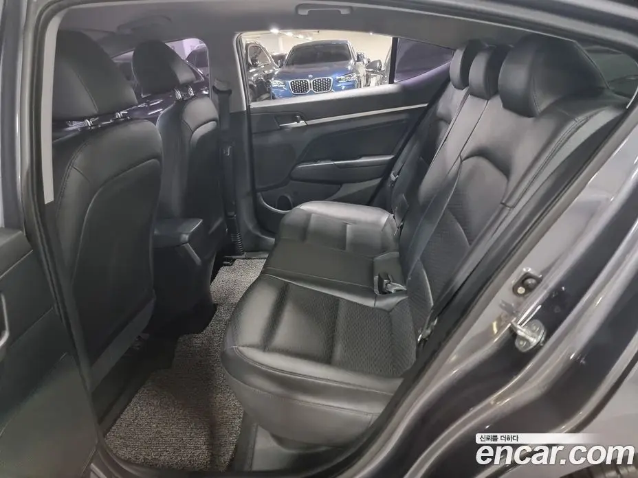 Hyundai Avante 2018 1.6 автомат (гидро), фото 9