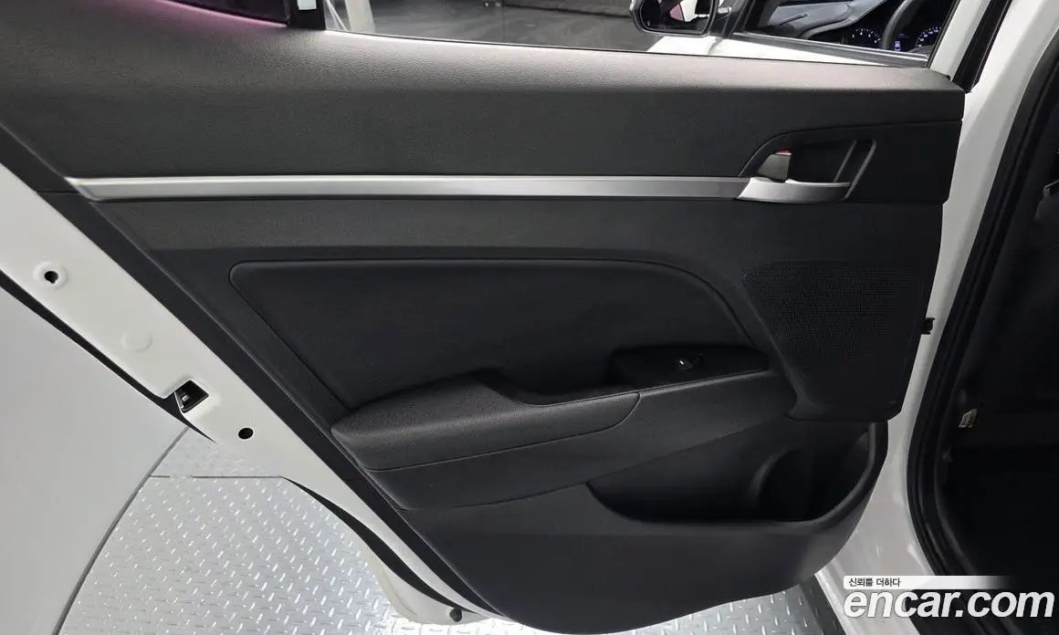 Hyundai Avante 2019 1.6 автомат (гидро), фото 14