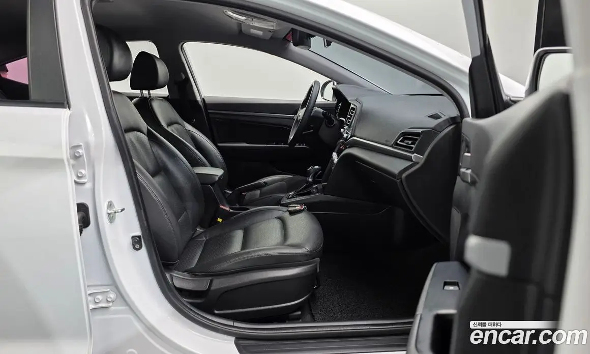 Hyundai Avante 2019 1.6 автомат (гидро), фото 15