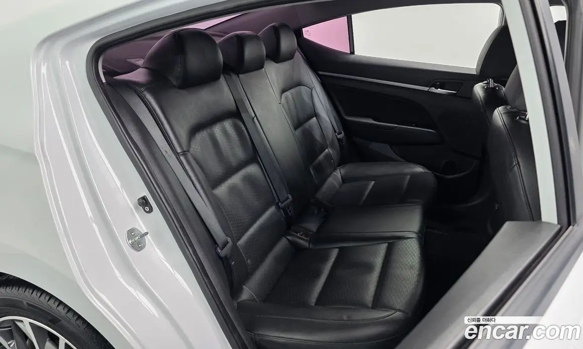 Hyundai Avante 2019 1.6 автомат (гидро), фото 16