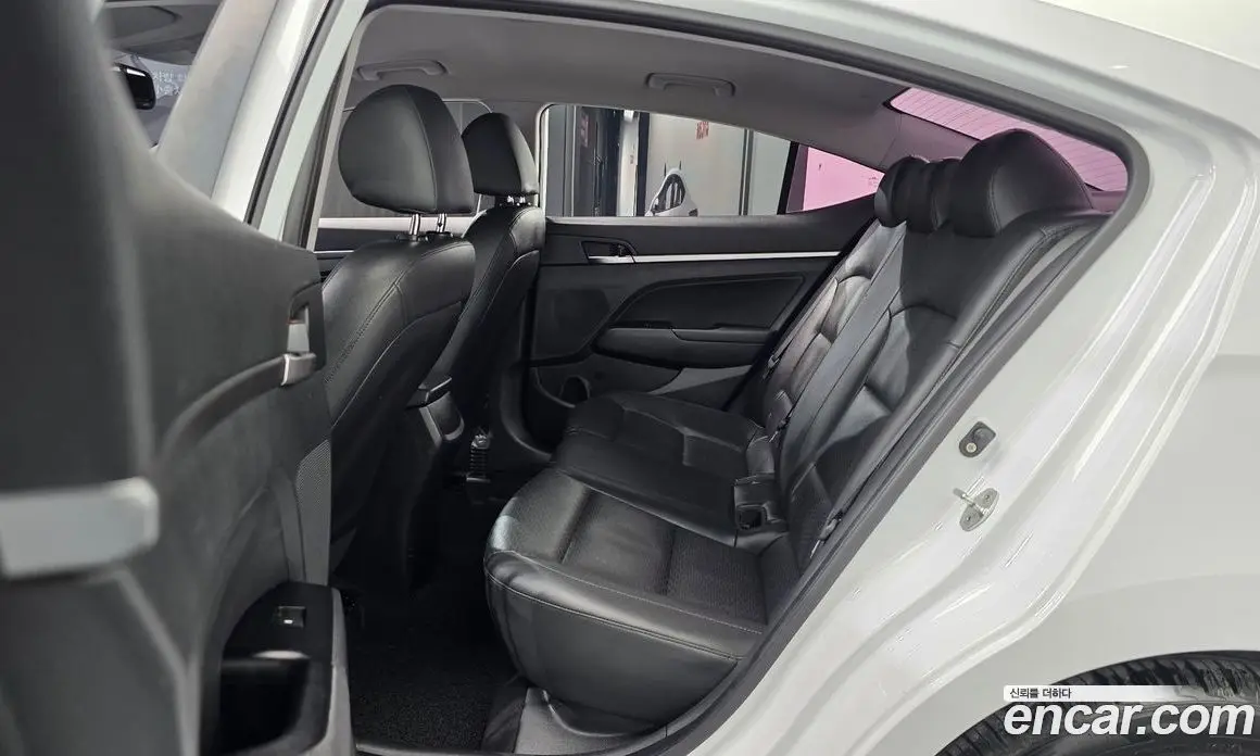 Hyundai Avante 2019 1.6 автомат (гидро), фото 17