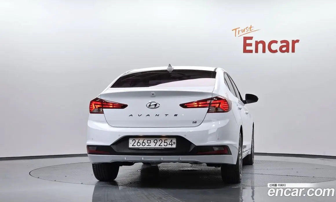 Hyundai Avante 2019 1.6 автомат (гидро), фото 3