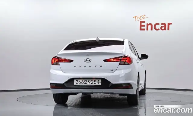 Hyundai Avante 2019 1.6 автомат (гидро), миниатюра 3