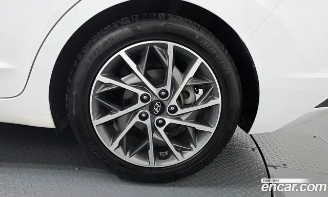 Hyundai Avante 2019 1.6 автомат (гидро), миниатюра 6