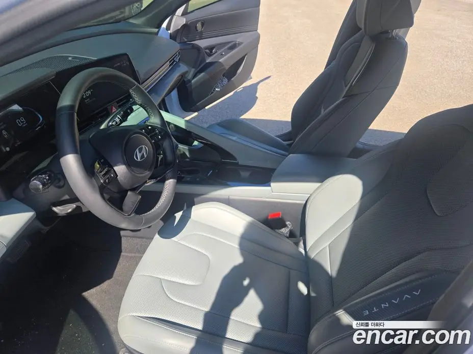 Hyundai Avante 2024 1.6 автомат (гидро), фото 11