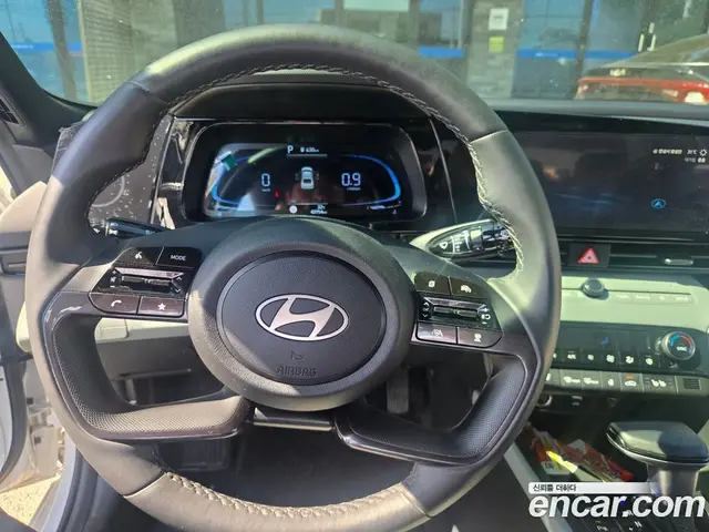 Hyundai Avante 2024 1.6 автомат (гидро), миниатюра 12