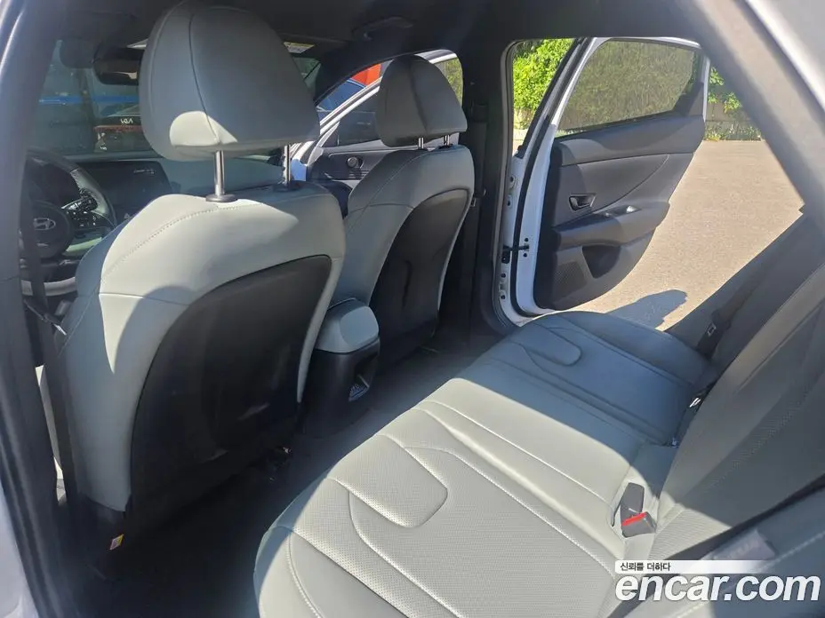 Hyundai Avante 2024 1.6 автомат (гидро), фото 13