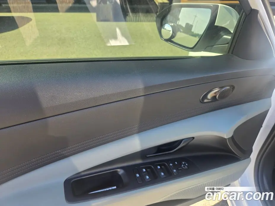 Hyundai Avante 2024 1.6 автомат (гидро), фото 14