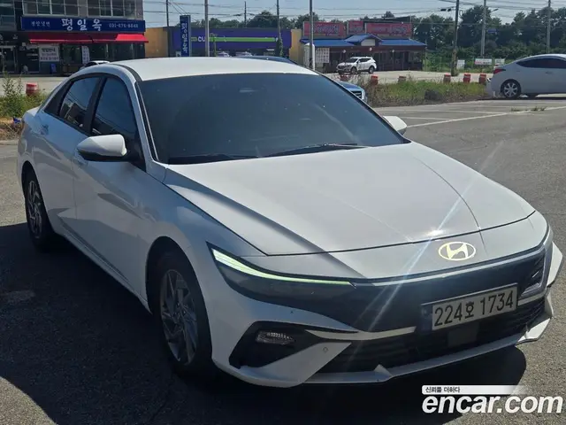 Hyundai Avante 2024 1.6 автомат (гидро), миниатюра 3