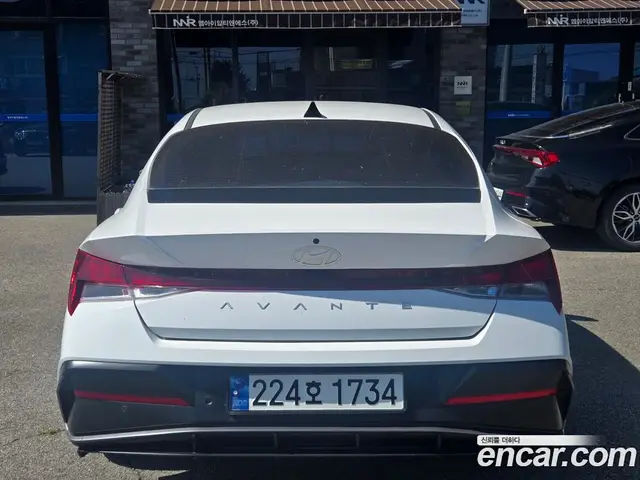 Hyundai Avante 2024 1.6 автомат (гидро), миниатюра 4