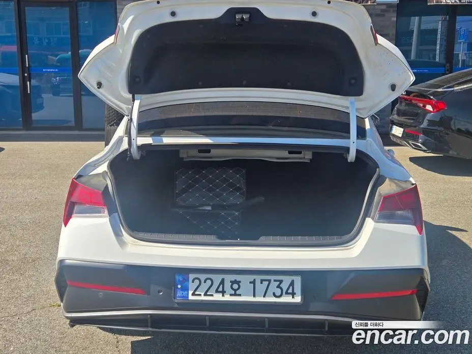 Hyundai Avante 2024 1.6 автомат (гидро), фото 7