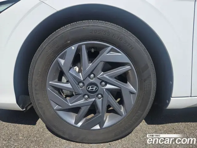 Hyundai Avante 2024 1.6 автомат (гидро), миниатюра 8