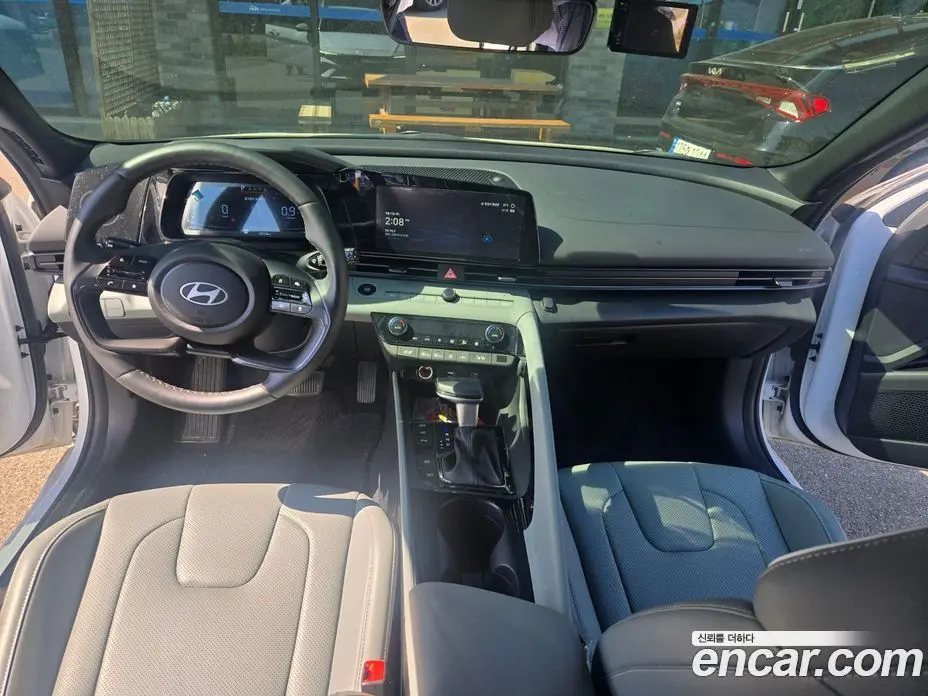 Hyundai Avante 2024 1.6 автомат (гидро), фото 10