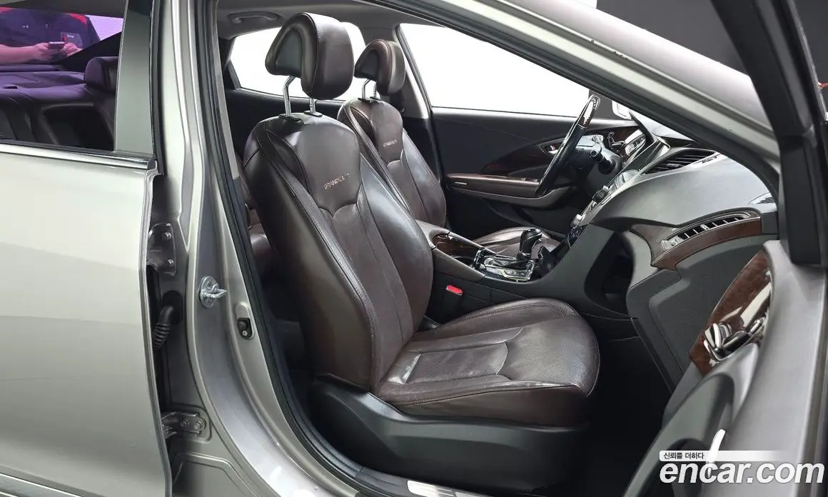 Hyundai Grandeur 2011 3.0 автомат (гидро), фото 12