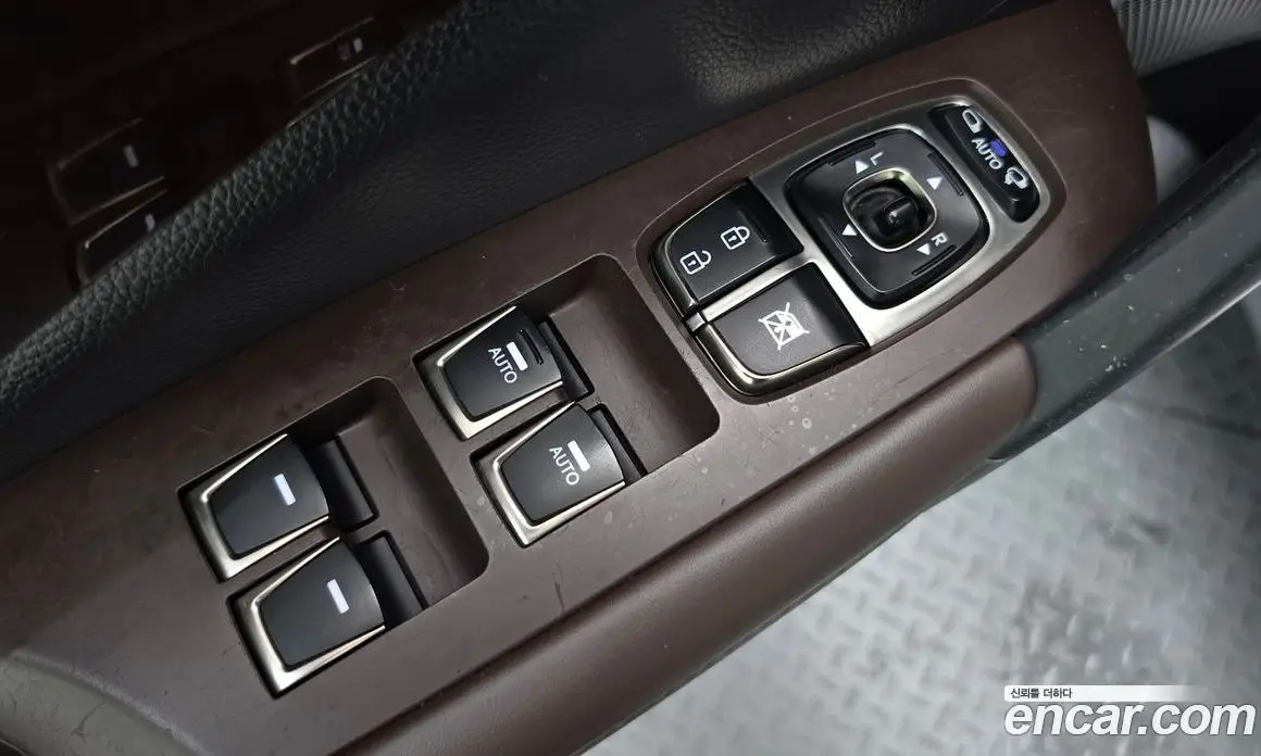 Hyundai Grandeur 2011 3.0 автомат (гидро), фото 14