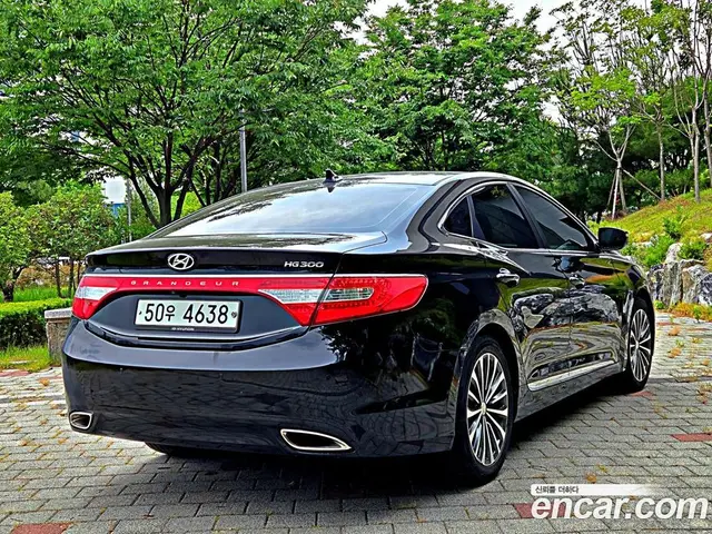 Hyundai Grandeur 2013 3.0 автомат (гидро), миниатюра 2 Hyundai Grandeur 2013 3.0 автомат (гидро), миниатюра 2